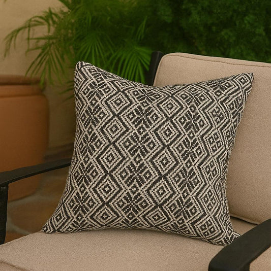 How to Dry Outdoor Cushions That Got Wet in the Rain Without Them Smelling ?