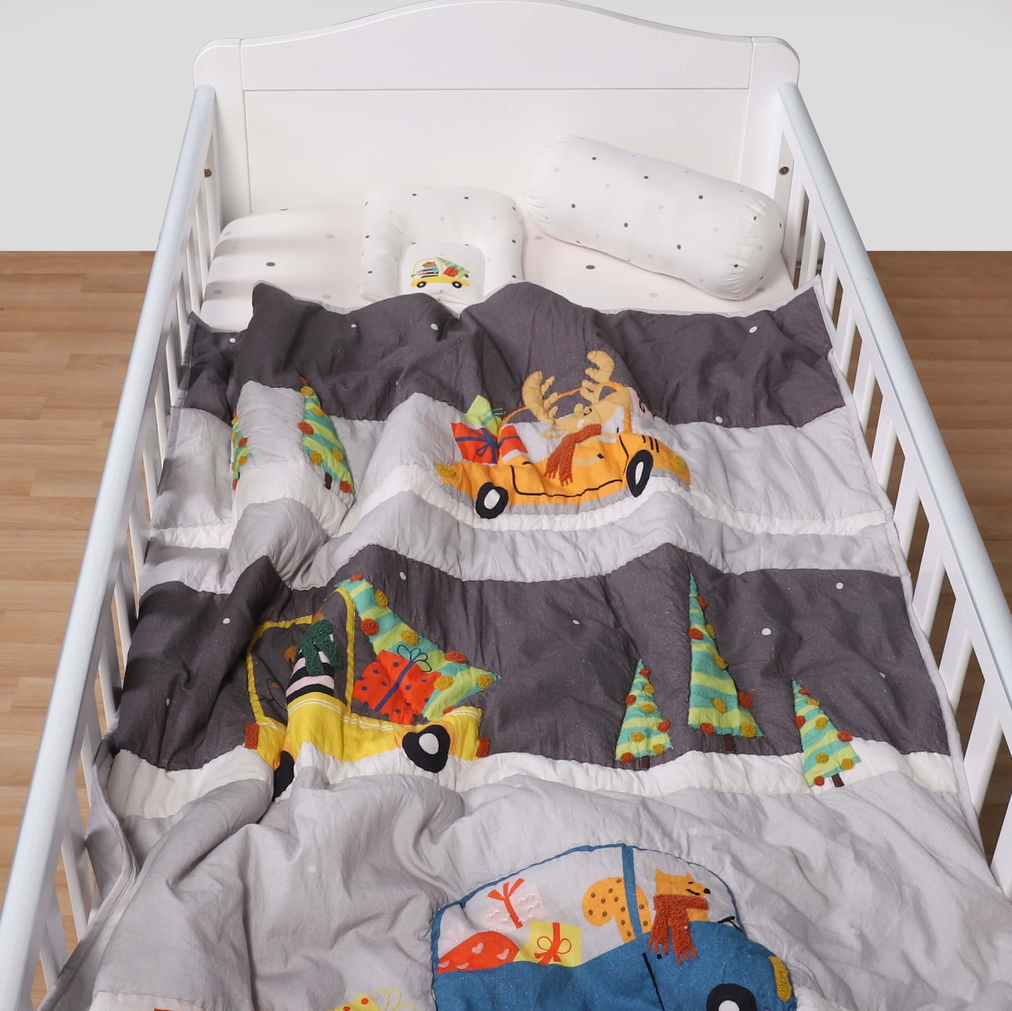 Piggy Parade Baby Quilt