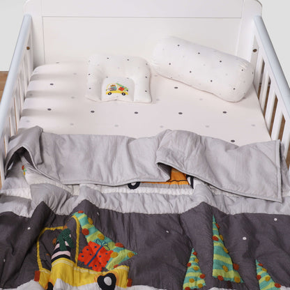 Piggy Parade Baby Quilt